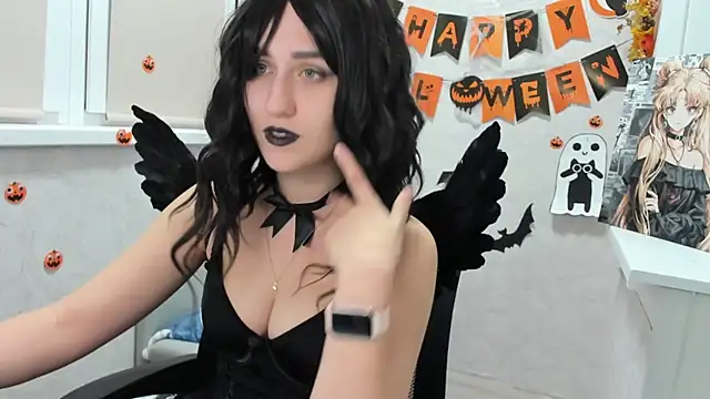 sofamuffin online show from October 28, 2025, 10:23 pm