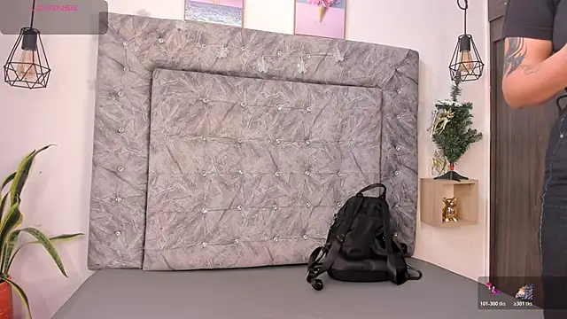 Seraphyne666 online show from December 17, 2025, 7:09 pm