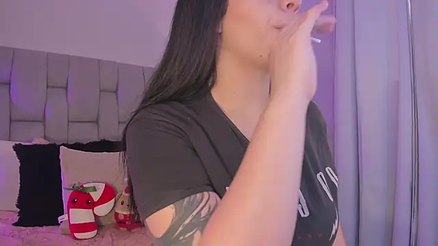 Seraphyne666 online show from April 15, 2026, 5:53 pm