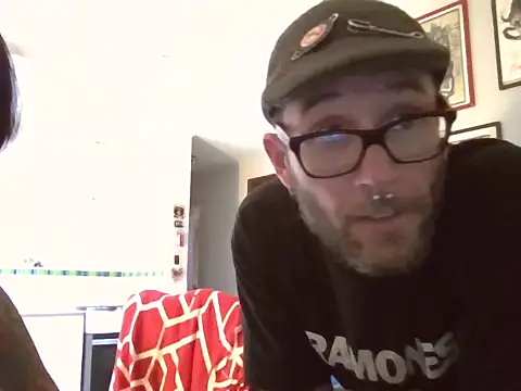 Snapshot of versatilxs chatting on November 25, 2025, 11:38 pm versatilxs online show from November 25, 2025, 11:38 pm