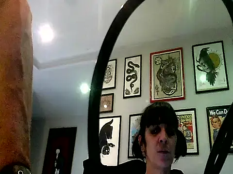 Snapshot of versatilxs chatting on November 27, 2025, 5:09 am versatilxs online show from November 27, 2025, 5:09 am