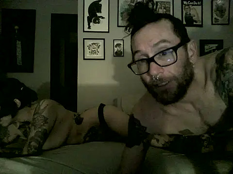 Snapshot of versatilxs chatting on December 3, 2025, 5:37 am versatilxs online show from December 3, 2025, 5:37 am