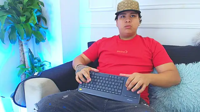 Naim Bennetsex online show from November 5, 2025, 6:30 pm