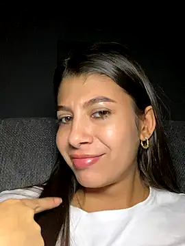 Lenapink19 online show from October 10, 2025, 4:11 am