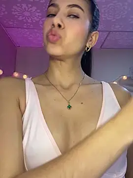 Lenapink19 online show from February 15, 2026, 8:49 pm