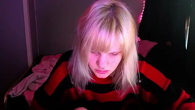 Elieiza xo online show from April 19, 2026, 10:03 am