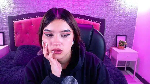 Natalie loffreda online show from October 27, 2025, 2:59 am