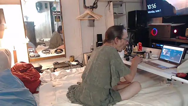 Snapshot of Puff0169 chatting on June 2, 2026, 2:57 am Puff0169 online show from June 2, 2026, 2:57 am
