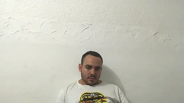 Snapshot of Ana_ThiagoxX chatting on May 16, 2026, 12:07 am Ana ThiagoxX online show from May 16, 2026, 12:07 am