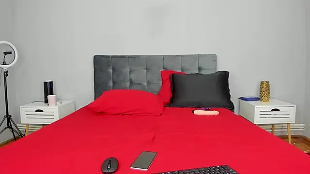 Ella sweety00 online show from September 18, 2025, 10:01 pm