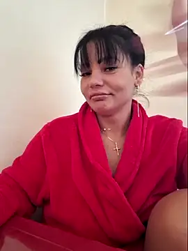 Snapshot of Ella_sweety00 chatting on May 3, 2026, 11:27 am Ella sweety00 online show from May 3, 2026, 11:27 am