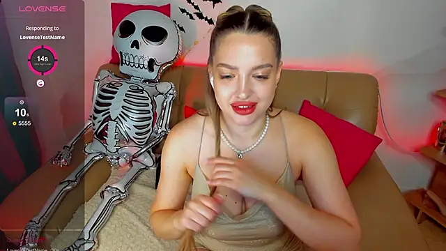 Emma  Ross online show from October 27, 2025, 2:48 am