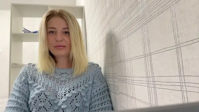 Blondie xoxoxo online show from September 22, 2025, 9:22 am