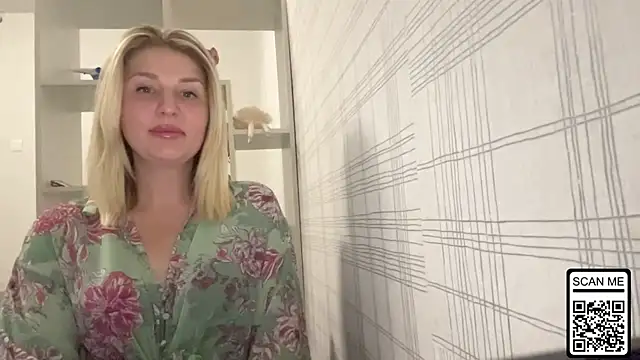 Blondie xoxoxo online show from October 31, 2025, 7:37 pm