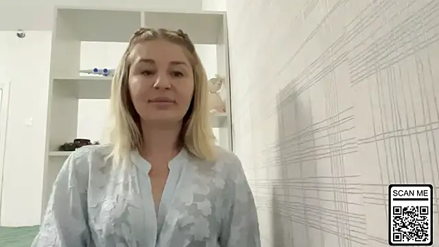 Blondie xoxoxo online show from November 18, 2025, 12:42 pm