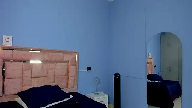 LICKY LOV online show from September 11, 2025, 3:06 am