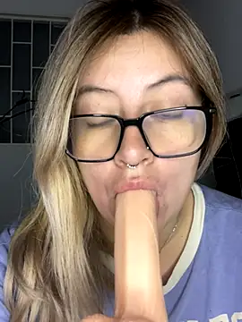 Blair Bunnyy online show from October 25, 2025, 4:31 am