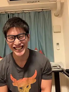 masucle216 online show from April 15, 2026, 1:29 pm