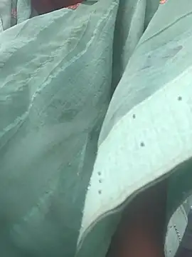 Snapshot of cut_renukadevi chatting on November 6, 2025, 7:09 am cut renukadevi online show from November 6, 2025, 7:09 am