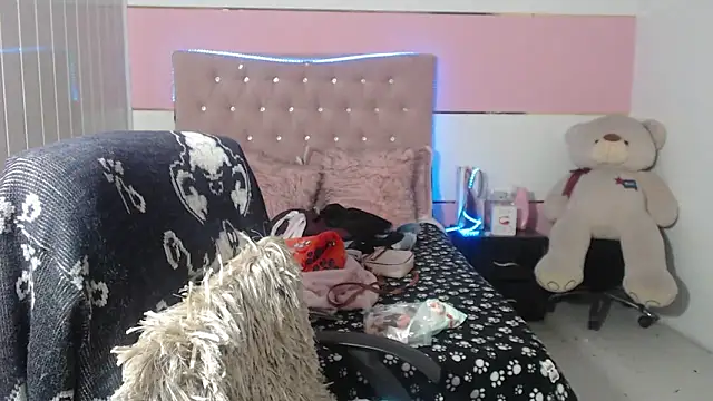 patty squirt  online show from March 7, 2025, 3:08 am