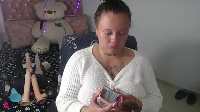 patty squirt  online show from December 17, 2025, 2:50 am