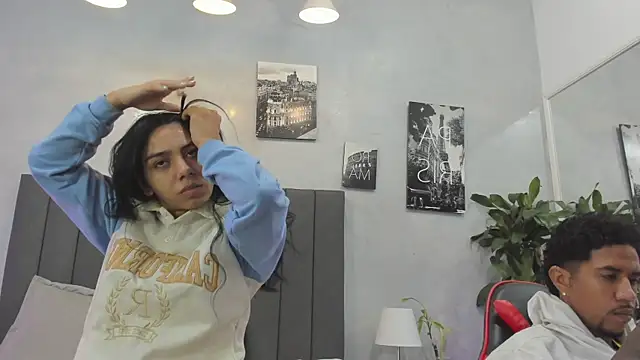 violet and myers online show from September 30, 2025, 11:26 am