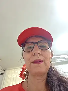 Snapshot of swity_foster chatting on May 22, 2026, 2:44 pm swity foster online show from May 22, 2026, 2:44 pm