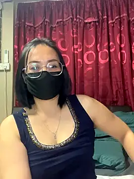 melyiaaa online show from December 3, 2025, 2:37 pm