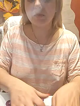 qSensi online show from November 22, 2025, 9:36 pm