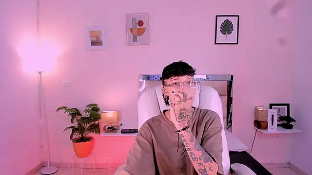 Luci Rose online show from November 15, 2025, 1:58 am