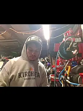 twistafatpipe online show from November 10, 2025, 10:47 am