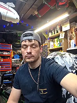 twistafatpipe online show from April 21, 2026, 10:23 pm