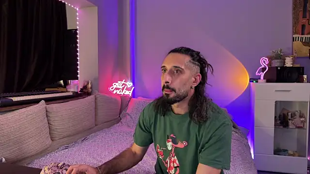 Snapshot of Secret_Lovers1 chatting on June 1, 2026, 6:31 pm Secret Lovers1 online show from June 1, 2026, 6:31 pm