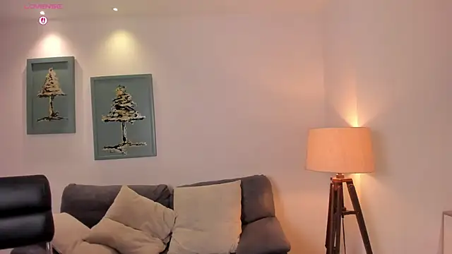 Snapshot of VeronicaBlue chatting on October 30, 2025, 9:44 am VeronicaBlue online show from October 30, 2025, 9:44 am