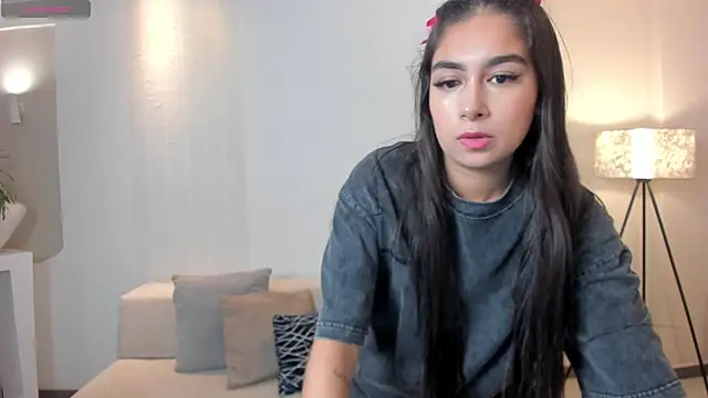 Snapshot of VeronicaBlue chatting on November 10, 2025, 10:25 am VeronicaBlue online show from November 10, 2025, 10:25 am