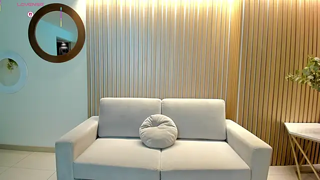 VeronicaBlue online show from March 3, 2026, 10:32 am