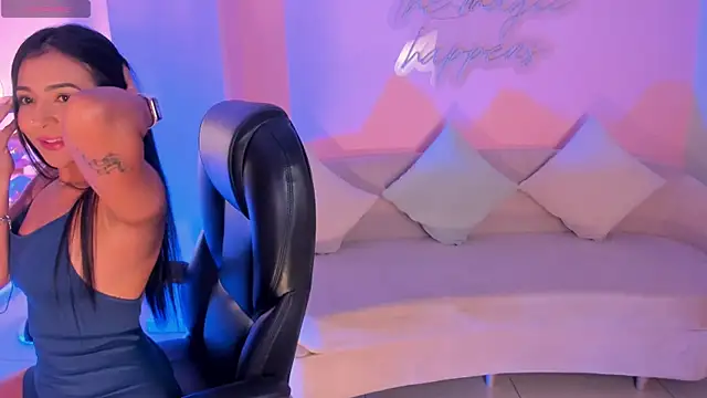 AyshelBrown online show from October 3, 2025, 3:14 am