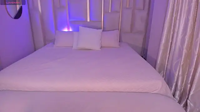 LizzCooper online show from September 28, 2025, 3:45 am