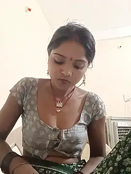 Snapshot of Harini_Gautam chatting on July 21, 2026, 7:43 am Harini Gautam online show from July 21, 2026, 7:43 am
