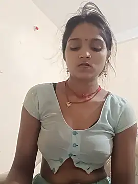 Snapshot of Harini_Gautam chatting on August 4, 2026, 6:54 pm Harini Gautam online show from August 4, 2026, 6:54 pm