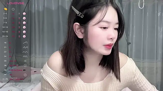 Snapshot of tender-11 chatting on November 21, 2025, 11:42 am tender-11 online show from November 21, 2025, 11:42 am