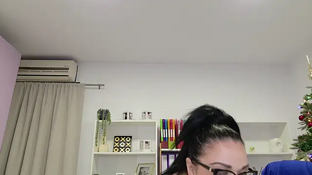 RubiHarper online show from December 16, 2025, 3:11 am