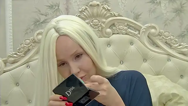 EllieFrosty  online show from September 15, 2025, 7:25 pm