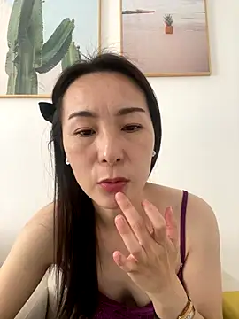 manmanyu520 online show from October 9, 2025, 2:09 am