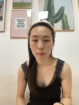 manmanyu520 online show from November 23, 2025, 2:11 am