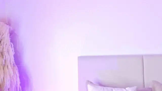 Bella-taylorr online show from September 18, 2025, 1:46 pm