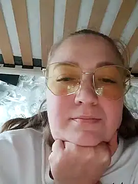 Kiss Eva online show from November 2, 2025, 1:35 pm