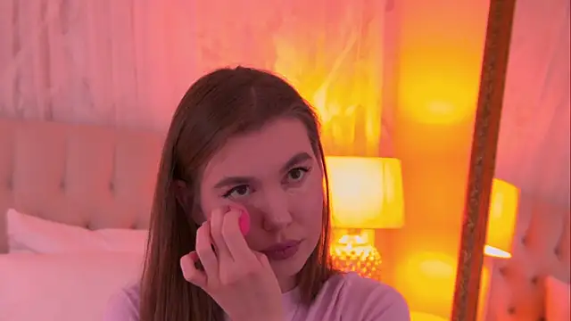 AshleyEvance online show from June 7, 2026, 6:39 am