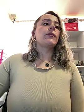 CurvyLust x online show from February 5, 2026, 2:22 pm