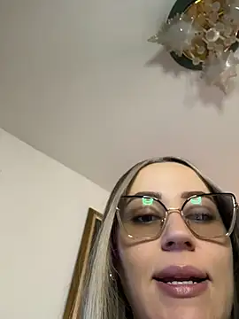 Snapshot of CurvyLust_x chatting on June 26, 2026, 1:48 pm CurvyLust x online show from June 26, 2026, 1:48 pm